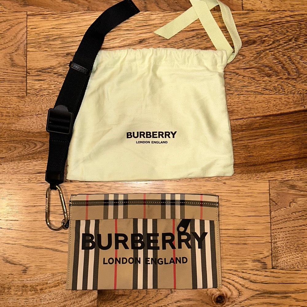 Burberry Pouch NWT